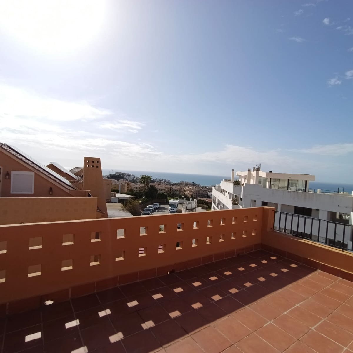3 soveværelse Semi-Rækkehus til salg i Mijas Costa med swimmingpool - € 399.000 (Ref: 9699933)