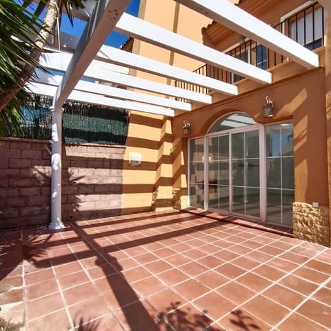 3 soveværelse Semi-Rækkehus til salg i Riviera del Sol, Mijas med swimmingpool - € 399.000 (Ref: 9699933)