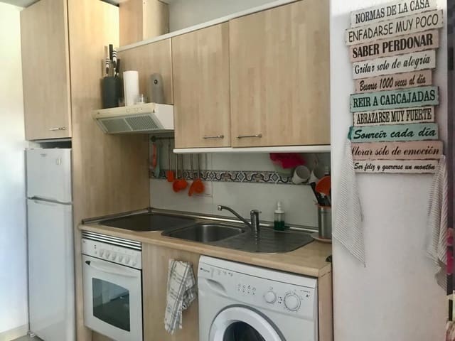 Studio til leje i Fuengirola med swimmingpool - € 700 (Ref: 9089662)
