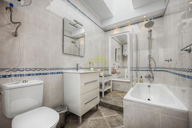 2 chambre Villa/Maison à vendre à Puerto del Carmen, Tías avec piscine - 395 000 € (Ref: 10002567)