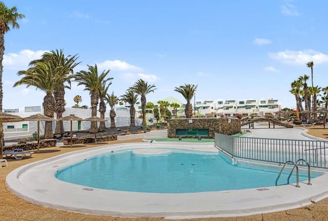 2 chambre Appartement à vendre à Costa Teguise, Teguise avec piscine - 385 000 € (Ref: 10004966)