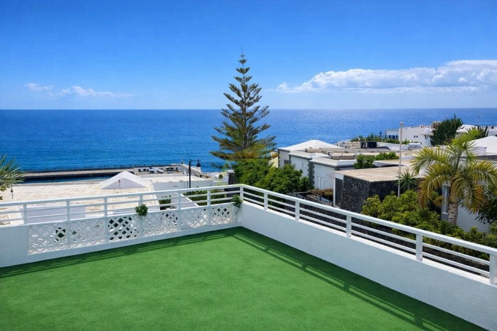 1 bedroom Apartment for sale in Puerto del Carmen with pool - € 175,000 (Ref: 10008249)