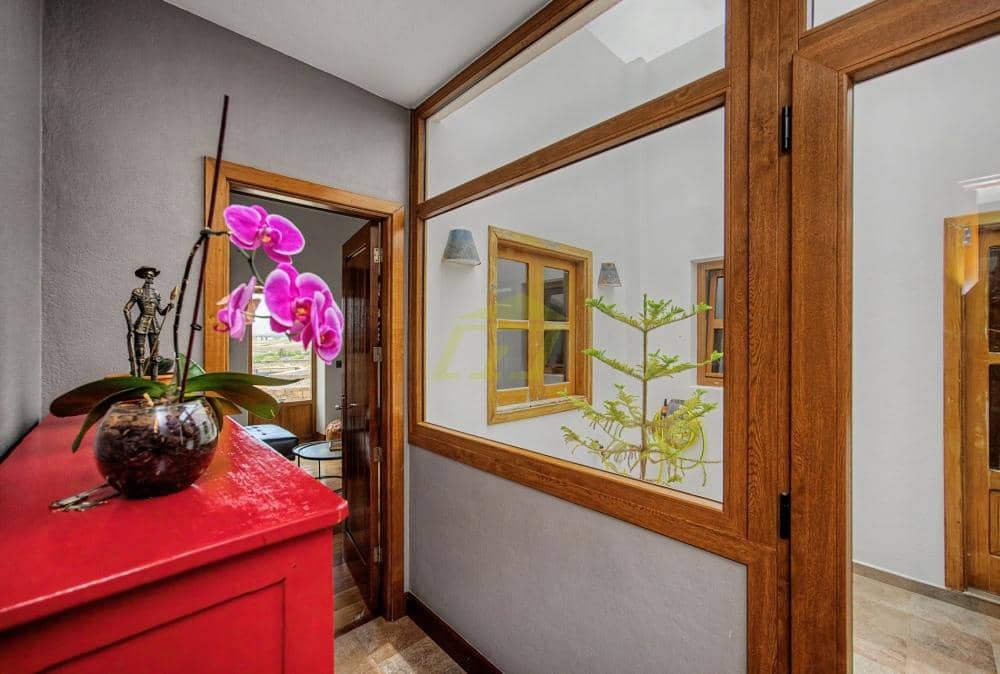 3 quarto Moradia para venda em Tinajo com garagem - 580 000 € (Ref: 10010232)