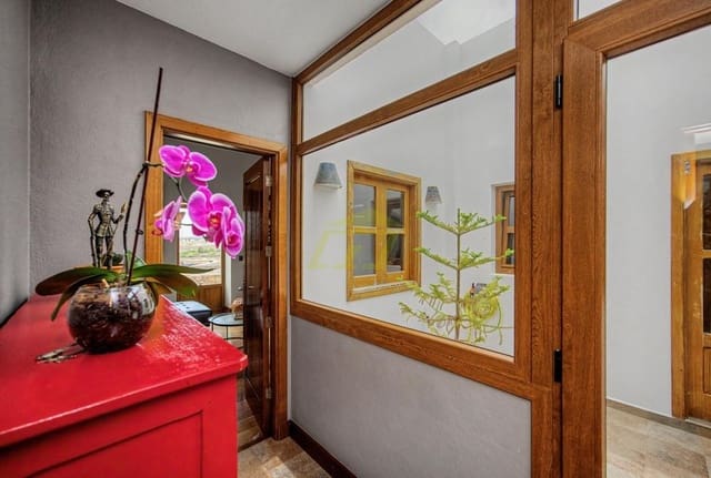3 quarto Moradia para venda em Tinajo com garagem - 580 000 € (Ref: 10010232)