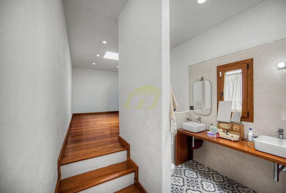 3 quarto Moradia para venda em Tinajo com garagem - 580 000 € (Ref: 10010232)