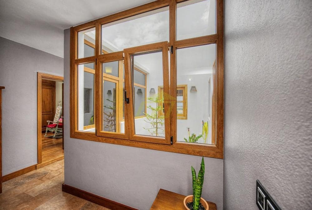 3 quarto Moradia para venda em Tinajo com garagem - 580 000 € (Ref: 10010232)