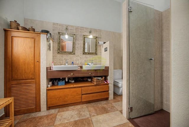 3 quarto Moradia para venda em Tinajo com garagem - 580 000 € (Ref: 10010232)