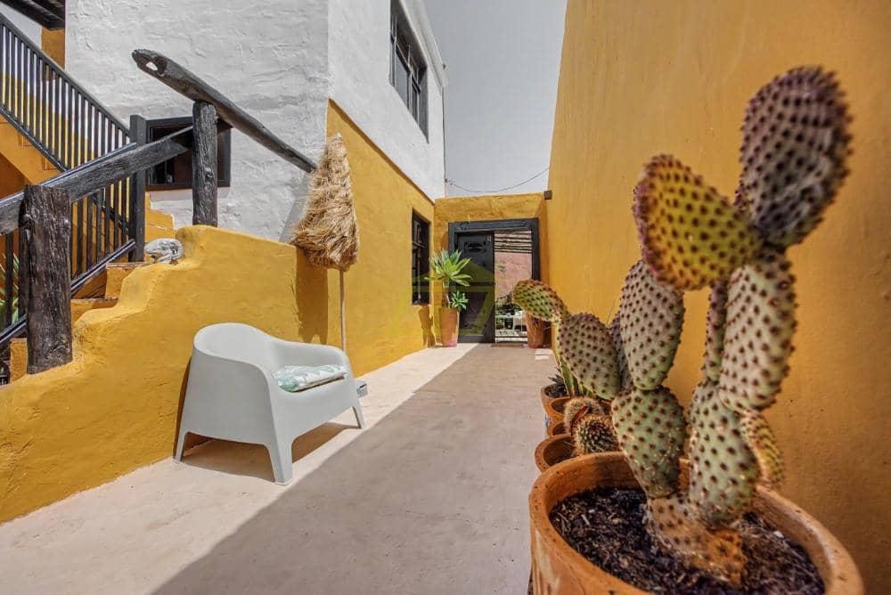 3 makuuhuone Huvila myytävänä paikassa Haria - 550 000 € (Ref: 10020102)
