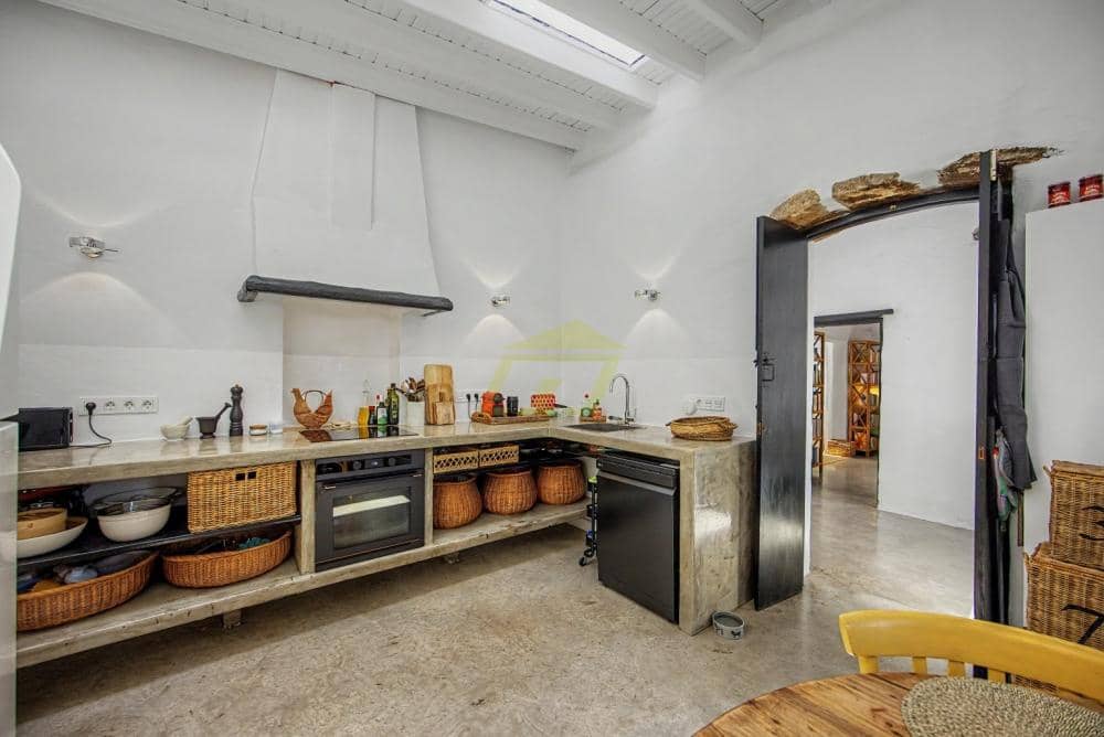 3 makuuhuone Huvila myytävänä paikassa Haria - 550 000 € (Ref: 10020102)