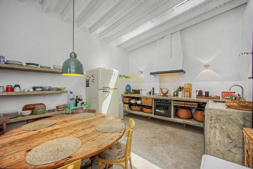3 makuuhuone Huvila myytävänä paikassa Haria - 550 000 € (Ref: 10020102)