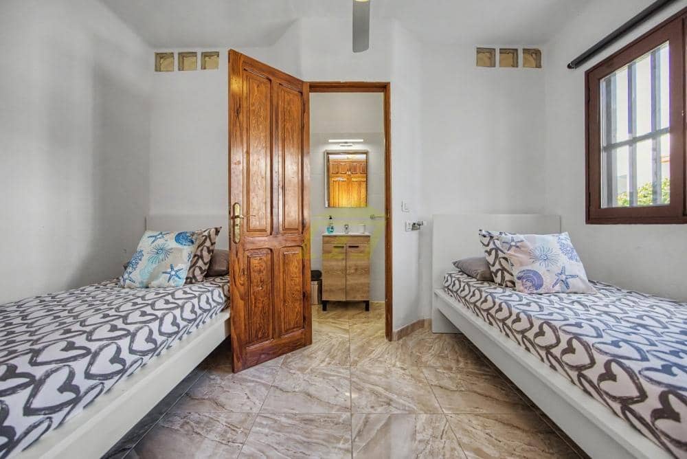 2 chambre Bungalow à vendre à Costa Teguise avec piscine - 450 000 € (Ref: 10021921)