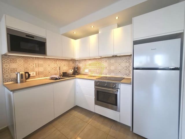 1 slaapkamer Appartement te koop in Costa Teguise, Teguise met zwembad - € 260.000 (Ref: 10031413)