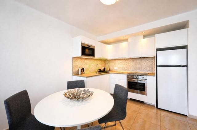 1 slaapkamer Appartement te koop in Costa Teguise, Teguise met zwembad - € 260.000 (Ref: 10031413)
