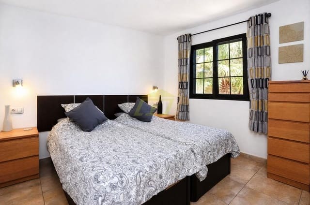 1 slaapkamer Appartement te koop in Costa Teguise, Teguise met zwembad - € 260.000 (Ref: 10031413)