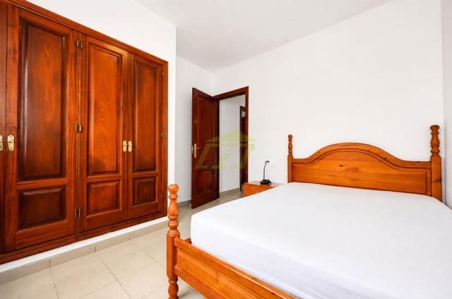 2 chambre Villa/Maison à vendre à Playa Blanca, Yaiza avec piscine garage - 325 000 € (Ref: 10034848)