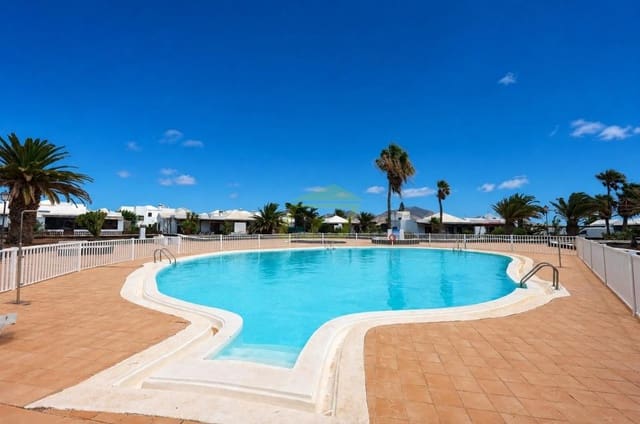 2 chambre Villa/Maison à vendre à Playa Blanca, Yaiza avec piscine garage - 325 000 € (Ref: 10034848)