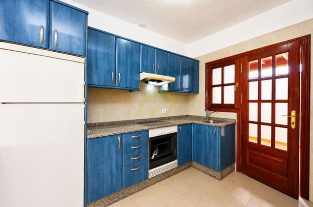 2 chambre Villa/Maison à vendre à Playa Blanca, Yaiza avec piscine garage - 325 000 € (Ref: 10034848)