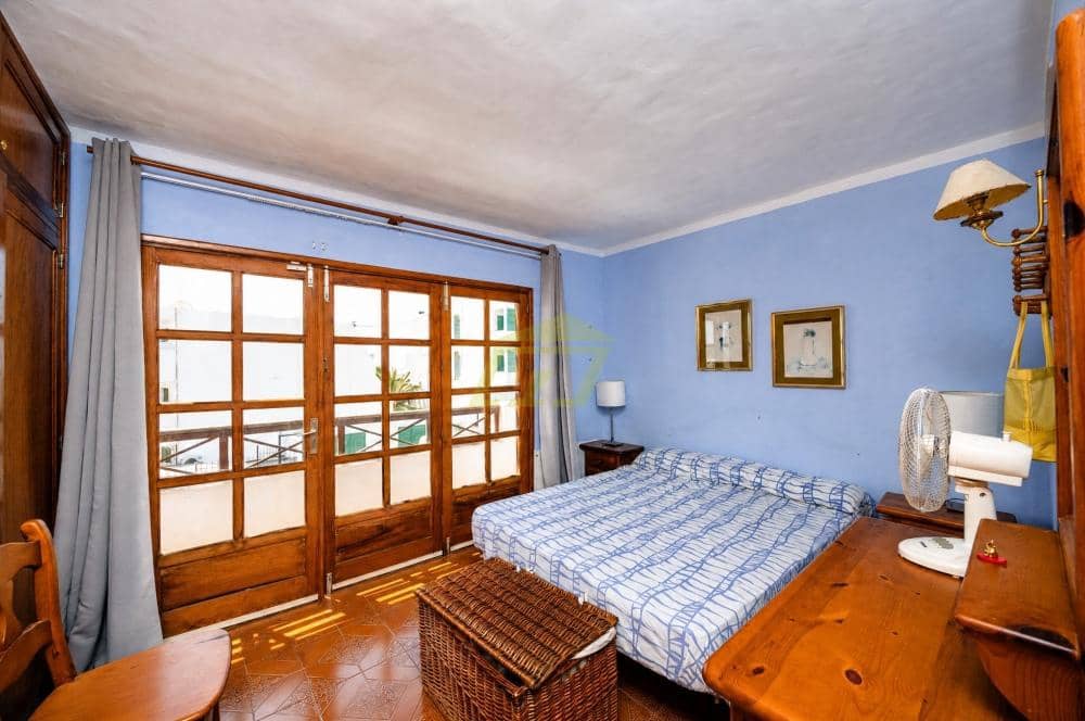 3 soverom Villa til salgs i Puerto del Carmen med garasje - € 385 000 (Ref: 10034849)