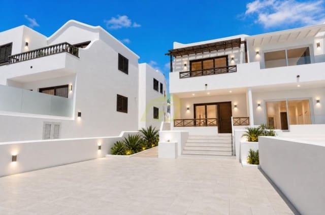 3 soverom Villa til salgs i Puerto del Carmen, Tías med garasje - € 385 000 (Ref: 10034849)