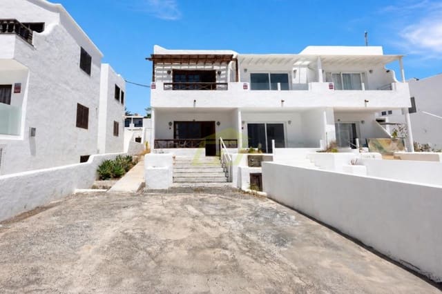 3 soverom Villa til salgs i Puerto del Carmen, Tías med garasje - € 385 000 (Ref: 10034849)