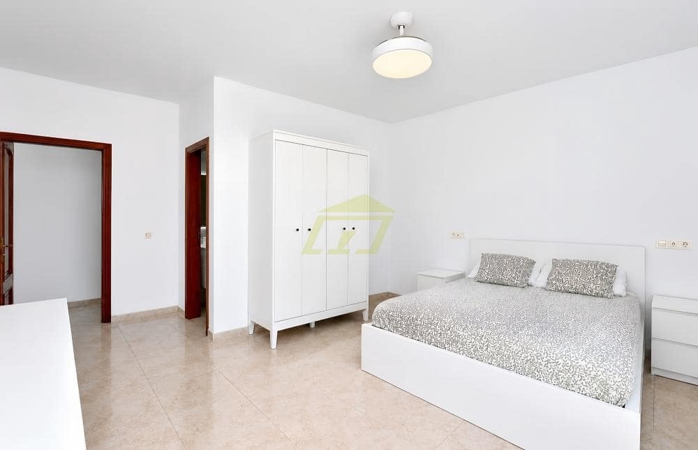 4 chambre Villa/Maison à vendre à Playa Blanca avec piscine - 465 000 € (Ref: 10034850)