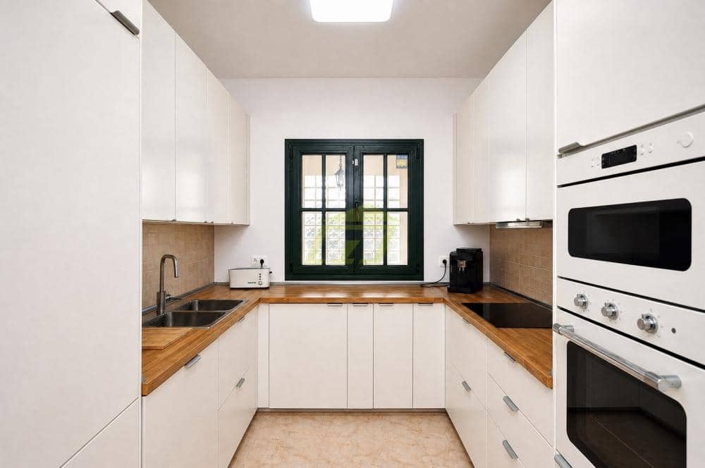 4 chambre Villa/Maison à vendre à Playa Blanca avec piscine - 465 000 € (Ref: 10034850)