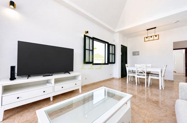 4 chambre Villa/Maison à vendre à Playa Blanca, Yaiza avec piscine - 465 000 € (Ref: 10034850)