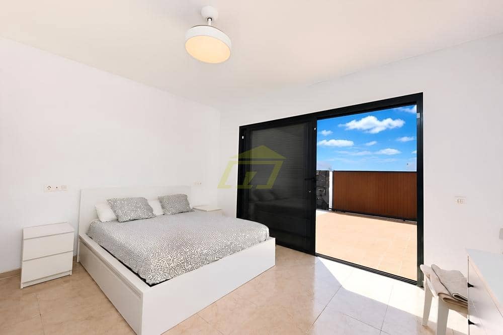 4 chambre Villa/Maison à vendre à Playa Blanca avec piscine - 465 000 € (Ref: 10034850)