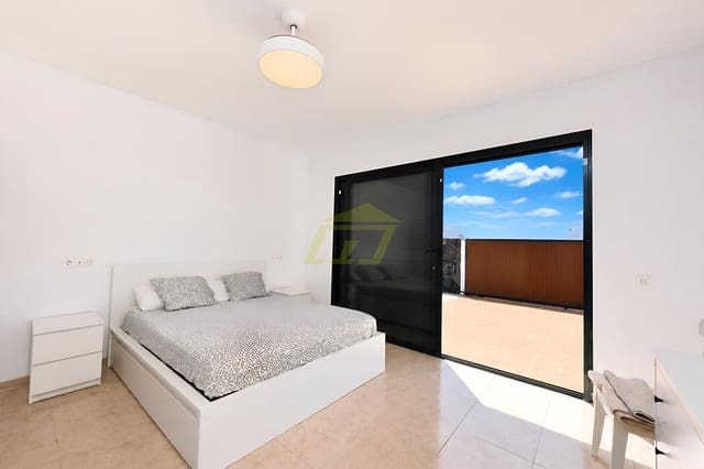 4 chambre Villa/Maison à vendre à Playa Blanca, Yaiza avec piscine - 465 000 € (Ref: 10034850)