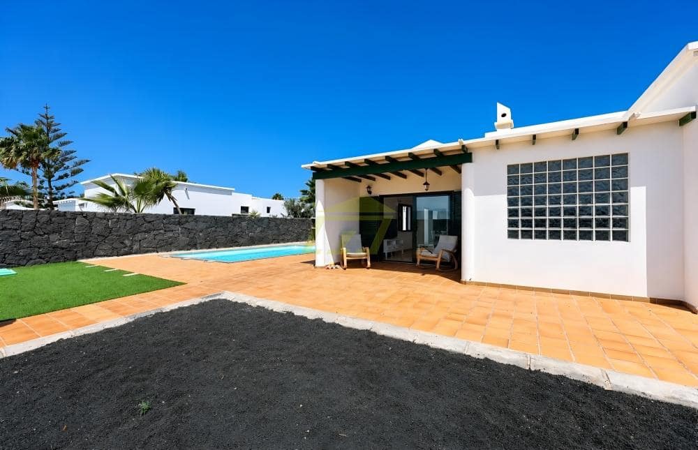 4 chambre Villa/Maison à vendre à Playa Blanca avec piscine - 465 000 € (Ref: 10034850)