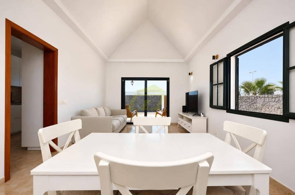 4 chambre Villa/Maison à vendre à Playa Blanca avec piscine - 465 000 € (Ref: 10034850)