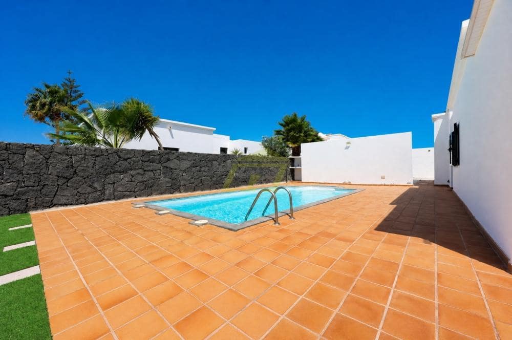 4 chambre Villa/Maison à vendre à Playa Blanca avec piscine - 465 000 € (Ref: 10034850)