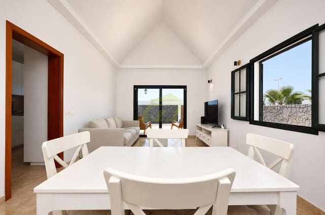 4 chambre Villa/Maison à vendre à Playa Blanca, Yaiza avec piscine - 465 000 € (Ref: 10034850)