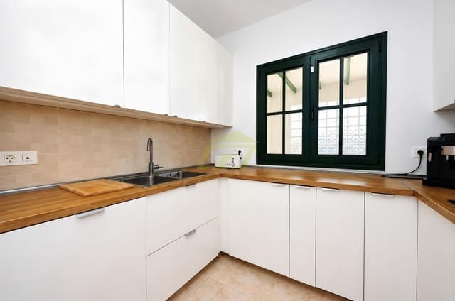 4 chambre Villa/Maison à vendre à Playa Blanca, Yaiza avec piscine - 465 000 € (Ref: 10034850)