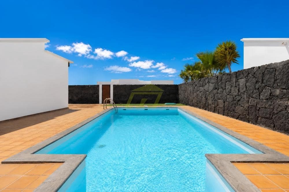 4 chambre Villa/Maison à vendre à Playa Blanca avec piscine - 465 000 € (Ref: 10034850)