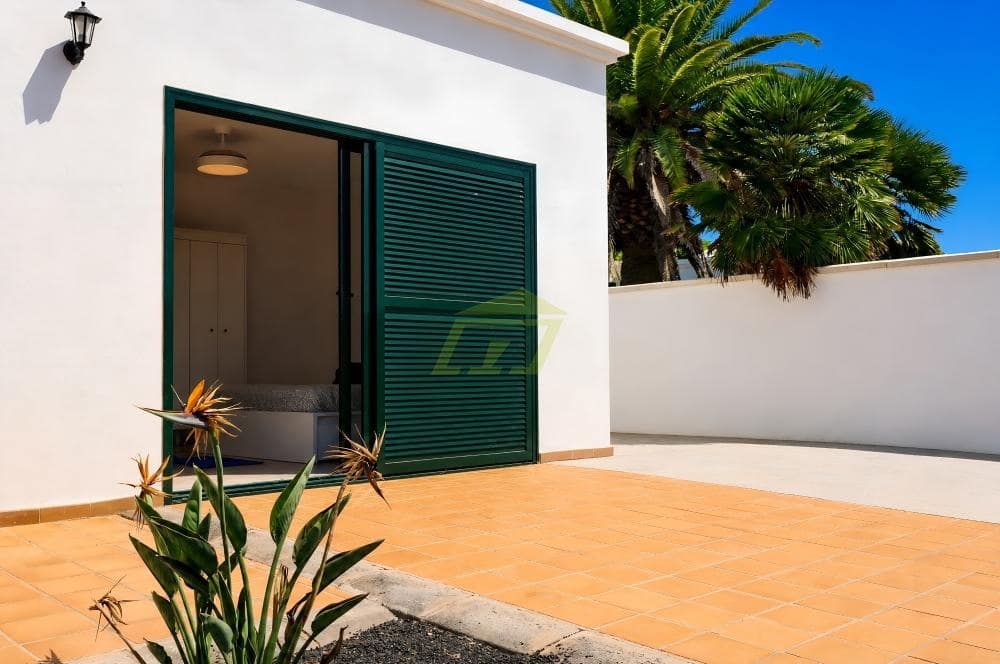 4 chambre Villa/Maison à vendre à Playa Blanca avec piscine - 465 000 € (Ref: 10034850)