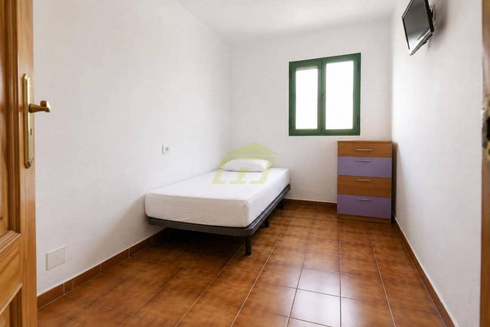 2 bedroom Apartment for sale in Puerto del Carmen with pool - € 265,000 (Ref: 10036315)