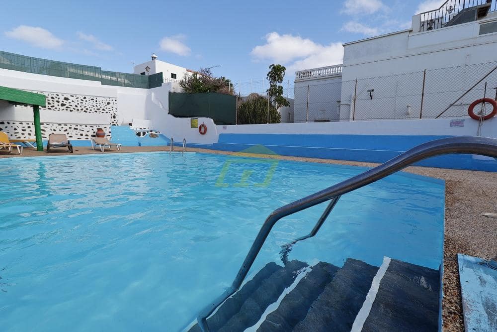 2 bedroom Apartment for sale in Puerto del Carmen with pool - € 265,000 (Ref: 10036315)
