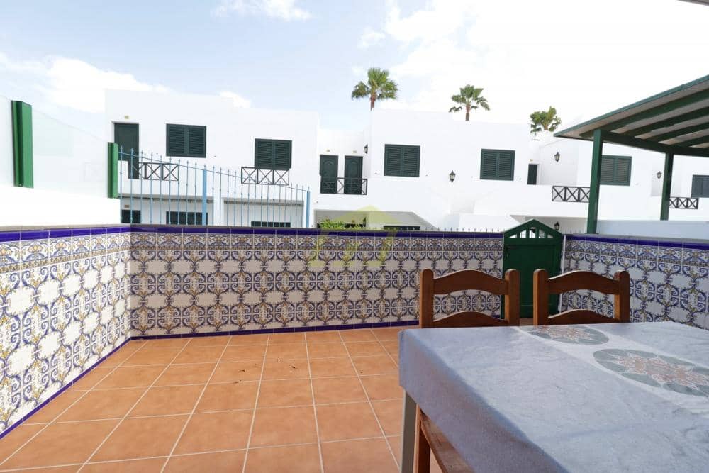 2 bedroom Apartment for sale in Puerto del Carmen with pool - € 265,000 (Ref: 10036315)