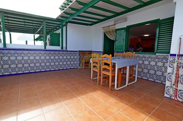2 soverom Leilighet til salgs i Puerto del Carmen, Tías med svømmebasseng - € 265 000 (Ref: 10036315)