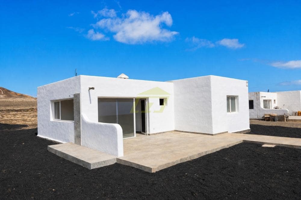 2 Zimmer Bungalow zu verkaufen in Famara - 1.000.000 € (Ref: 10042451)