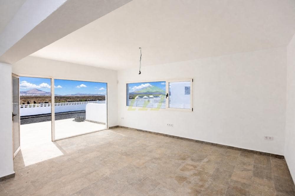 2 Zimmer Bungalow zu verkaufen in Famara - 1.000.000 € (Ref: 10042451)