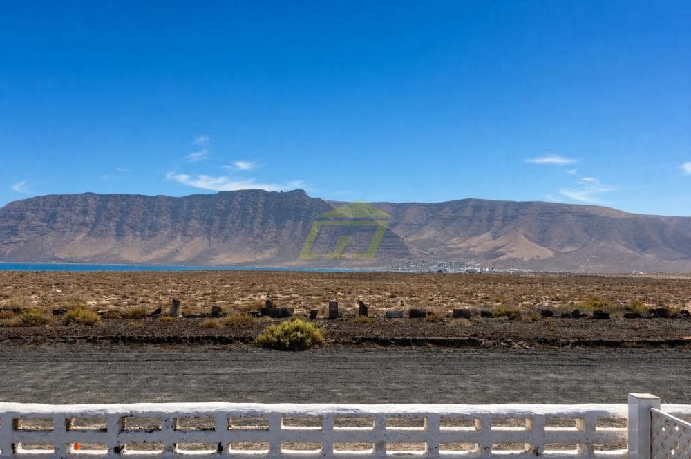 2 Zimmer Bungalow zu verkaufen in Famara - 1.000.000 € (Ref: 10042451)