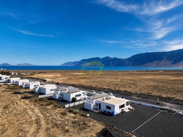 2 Zimmer Bungalow zu verkaufen in Famara, Teguise - 1.000.000 € (Ref: 10042451)