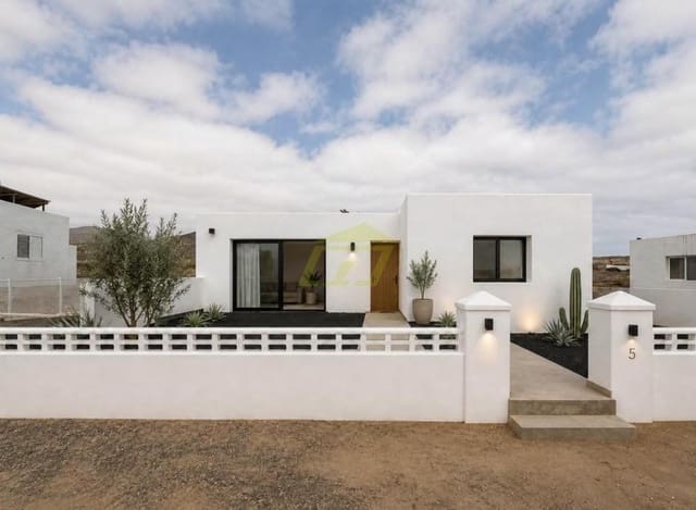 2 Zimmer Bungalow zu verkaufen in Famara, Teguise - 1.000.000 € (Ref: 10042451)