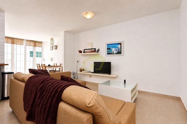 2 bedroom Apartment for sale in Puerto del Carmen, Tías with pool - € 199,000 (Ref: 10042452)
