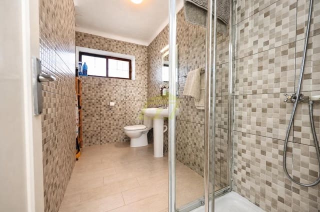 2 bedroom Apartment for sale in Puerto del Carmen, Tías with pool - € 199,000 (Ref: 10042452)
