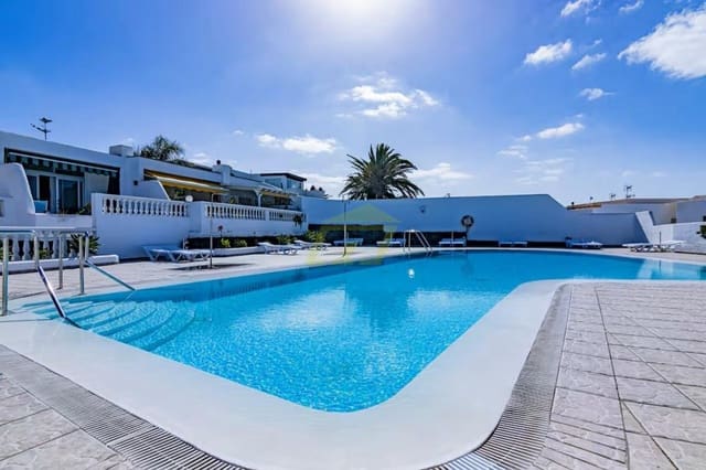 2 bedroom Apartment for sale in Puerto del Carmen, Tías with pool - € 199,000 (Ref: 10042452)