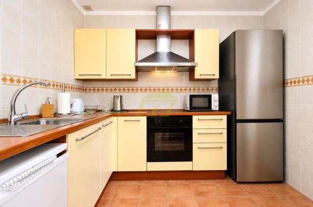 2 sovrum Bungalow till salu i Puerto Calero, Yaiza med pool - 325 000 € (Ref: 10044390)
