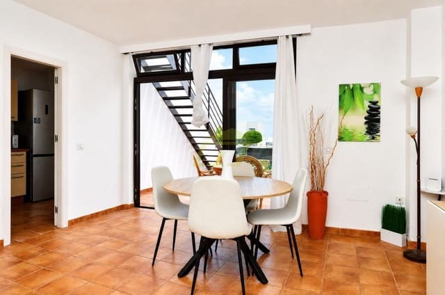 2 sovrum Bungalow till salu i Puerto Calero, Yaiza med pool - 325 000 € (Ref: 10044390)